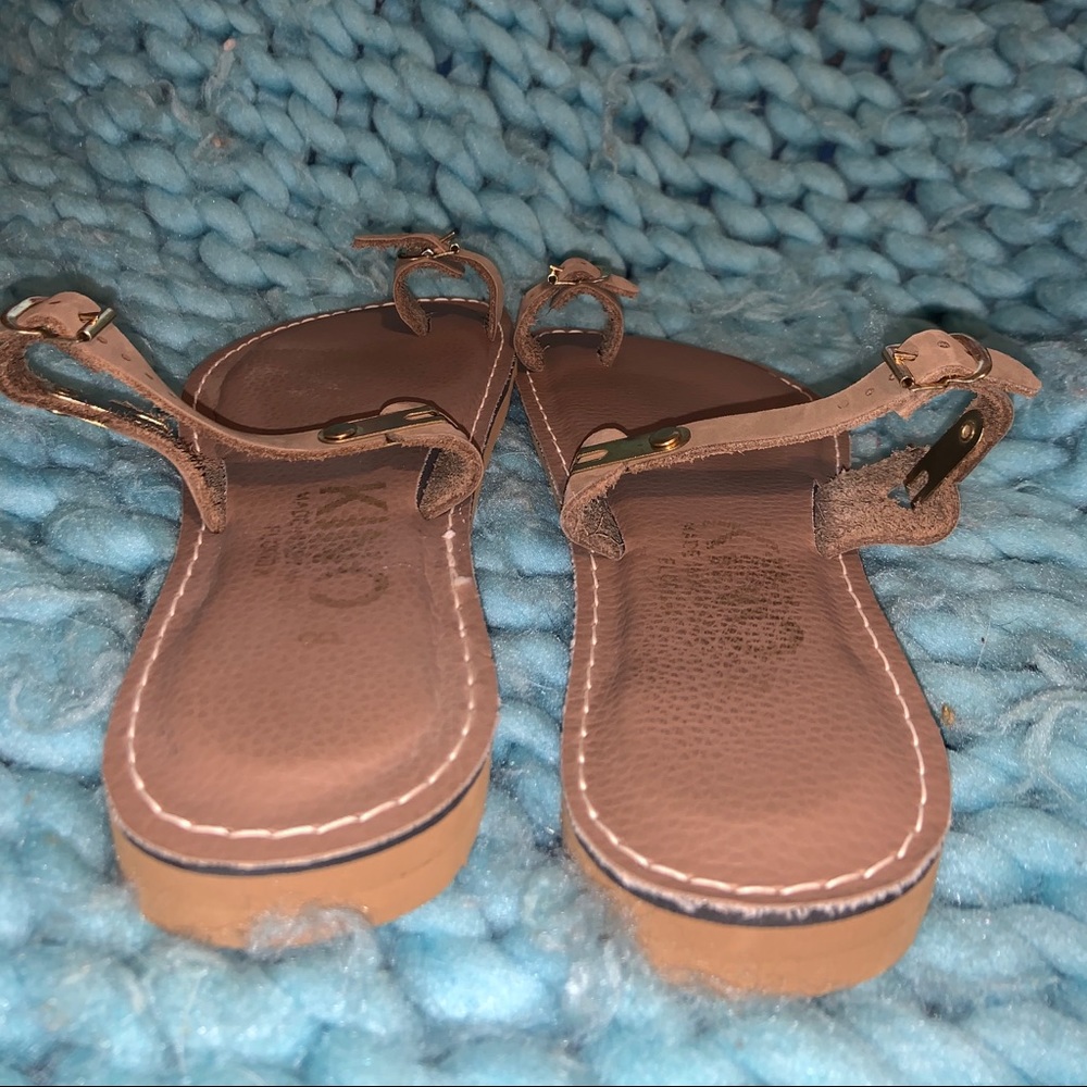 Handmade flat sandals - Picture 2 of 4